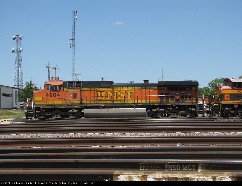 BNSF 4904